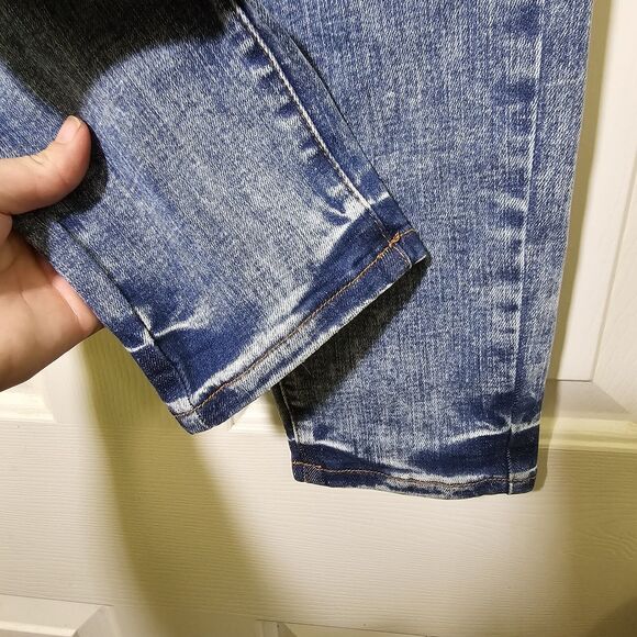 JUDY BLUE HI-WAIST ACID WASH SKINNY- 88158 Size 11 / 30 - Picture 5 of 10